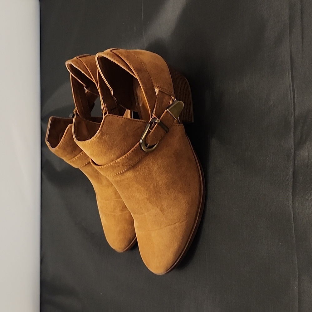 Time And Tru Memory Foam Cut-Out Design Embellish… - image 7